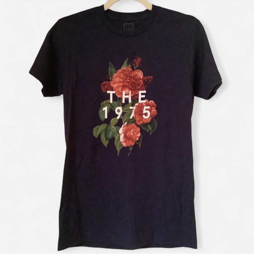 The 1975 Navy Floral Design